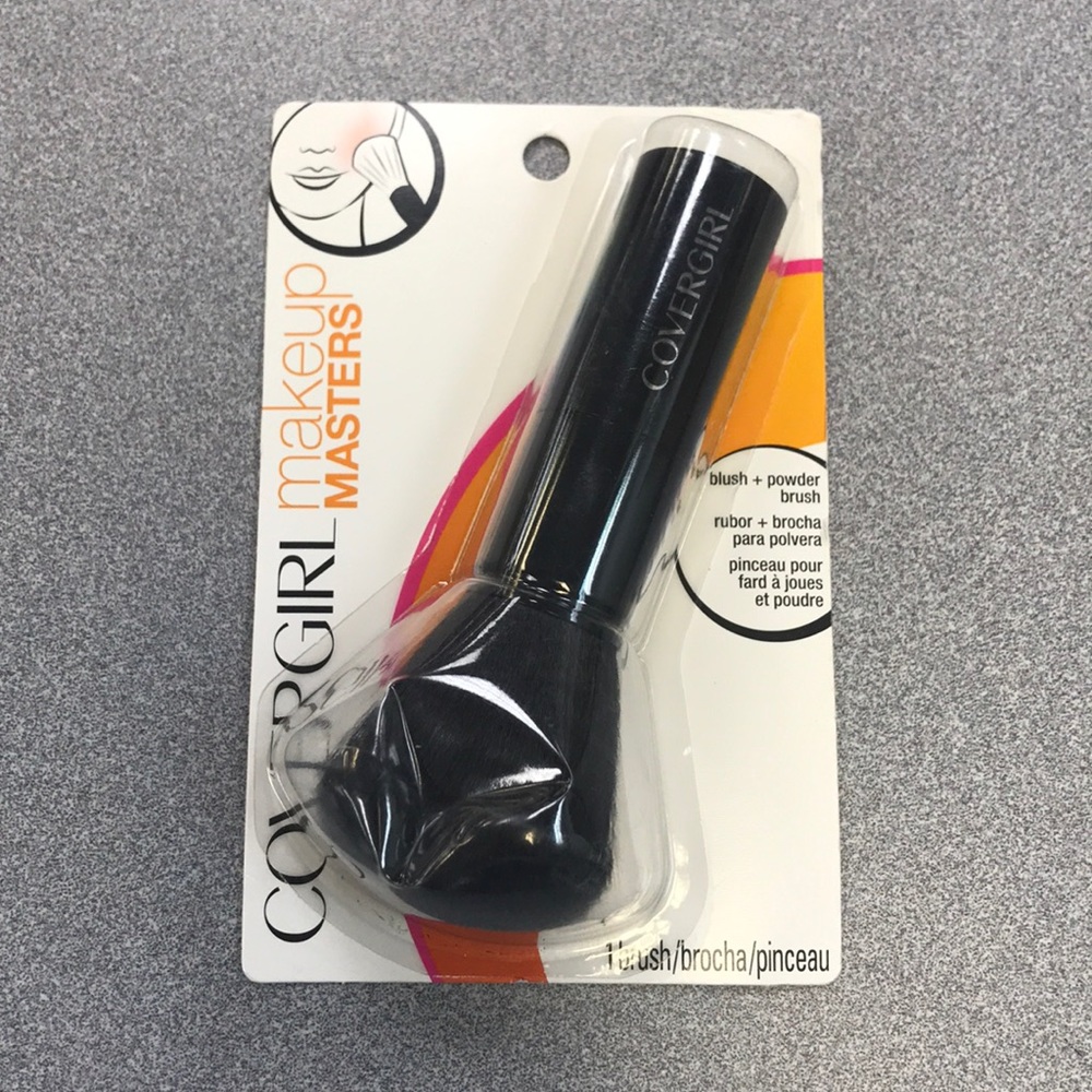 Covergirl blush and powder brush